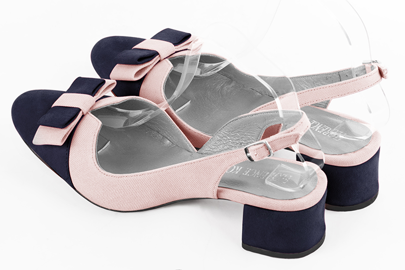 Navy blue and light pink women's open back shoes, with a knot. Round toe. Low flare heels. Rear view - Florence KOOIJMAN